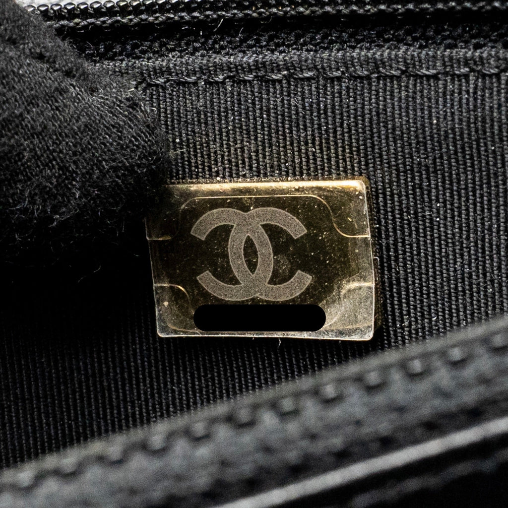 chanel-detailed-strap-wallet-on-chain-lambskin-black-with-multicolour-hardware-microchip-copy