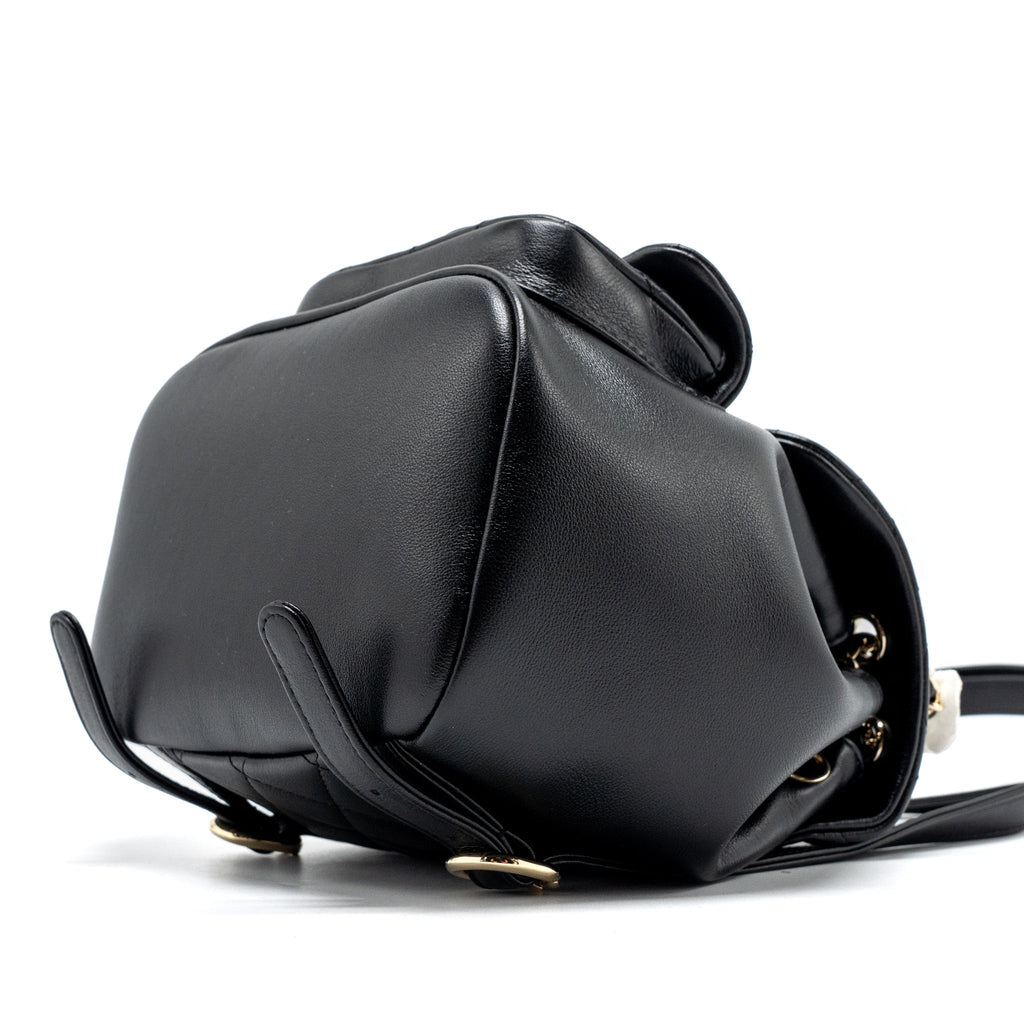 chanel-24p-small-duma-backpack-calfskin-black-lghw