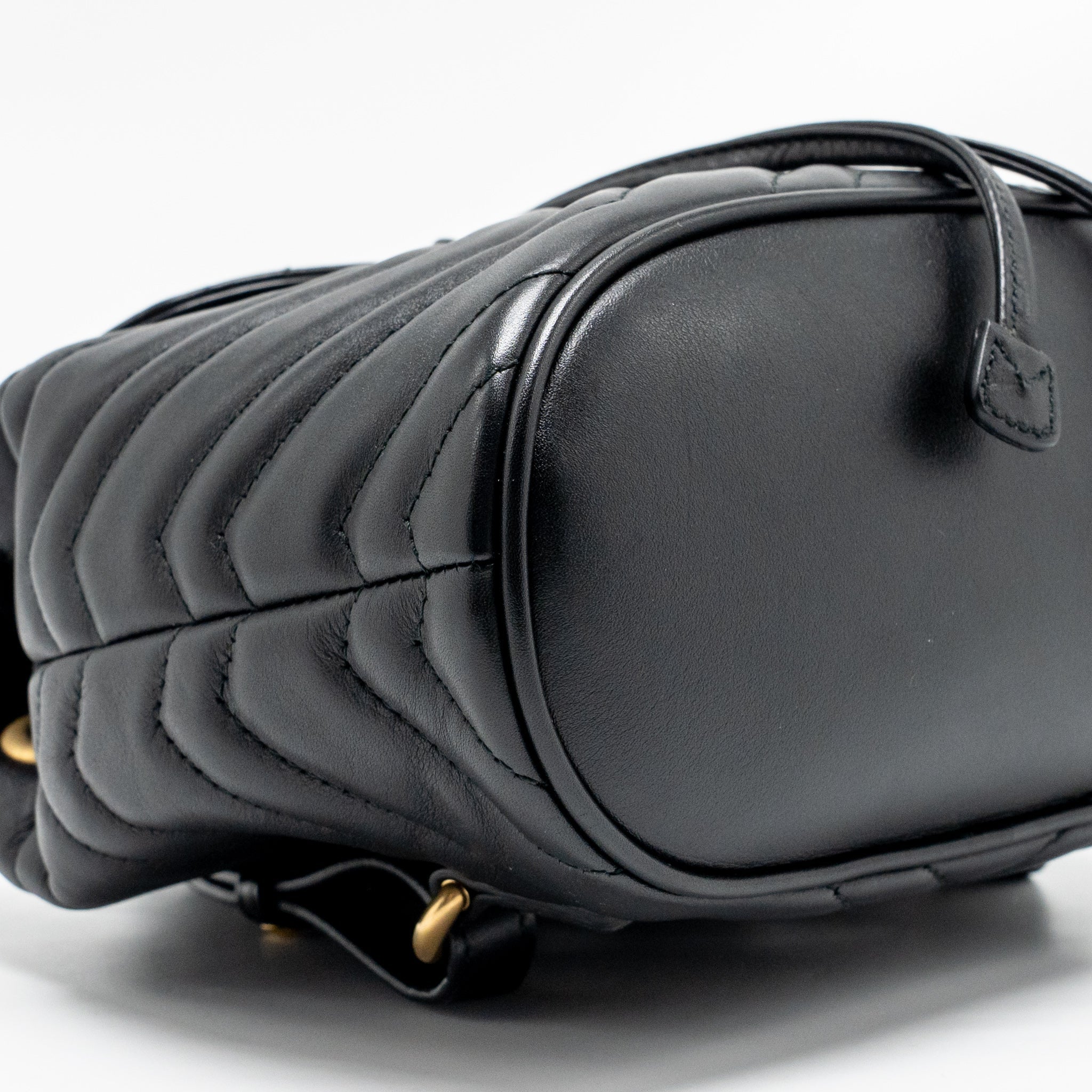 gucci-gg-marmont-backpack-calfskin-black-ghw