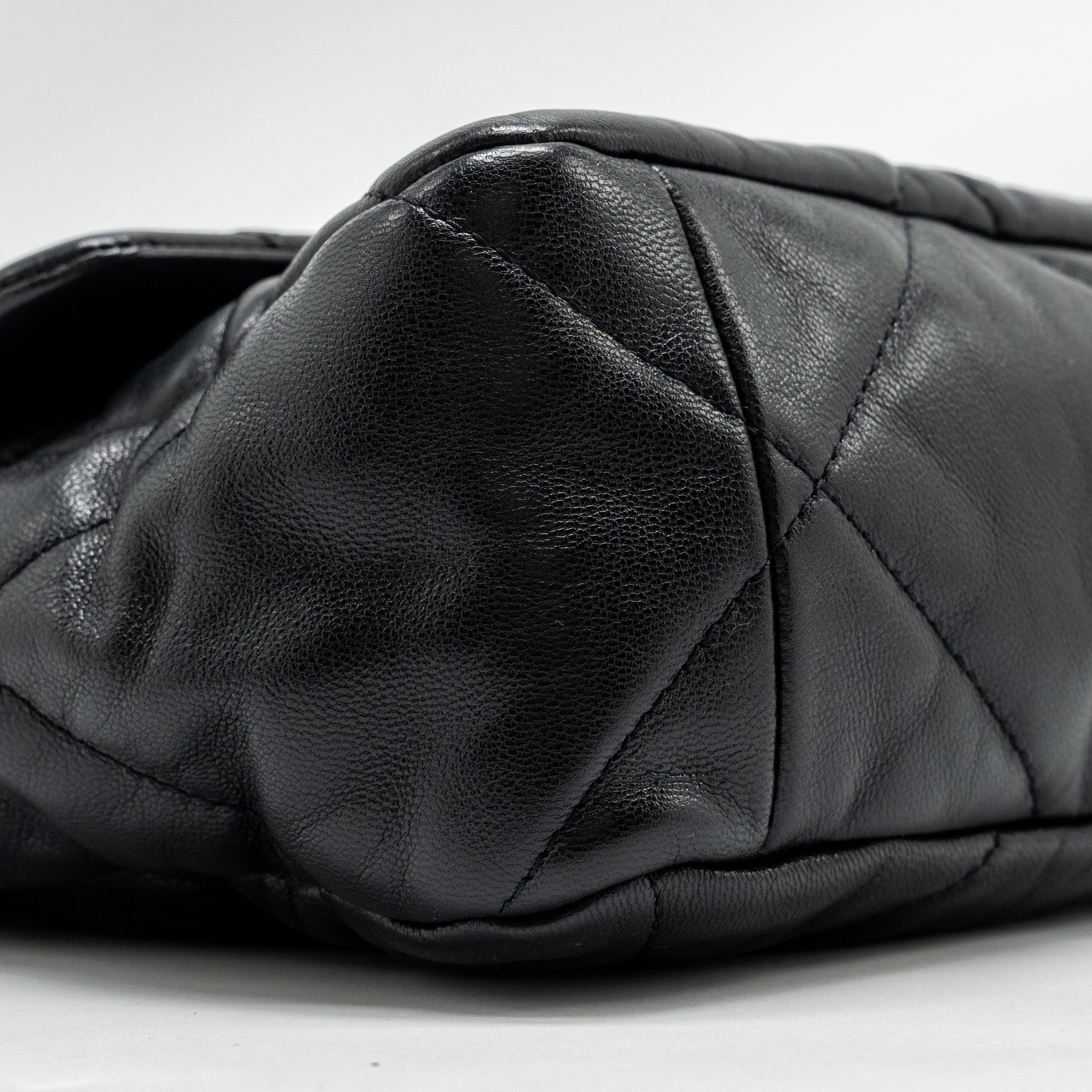 chanel-large-19-bag-lambskin-black-multicolour-hardware