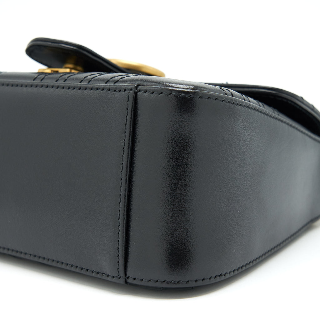 gucci-gg-marmont-mini-top-handle-bag-calfskin-black-ghw