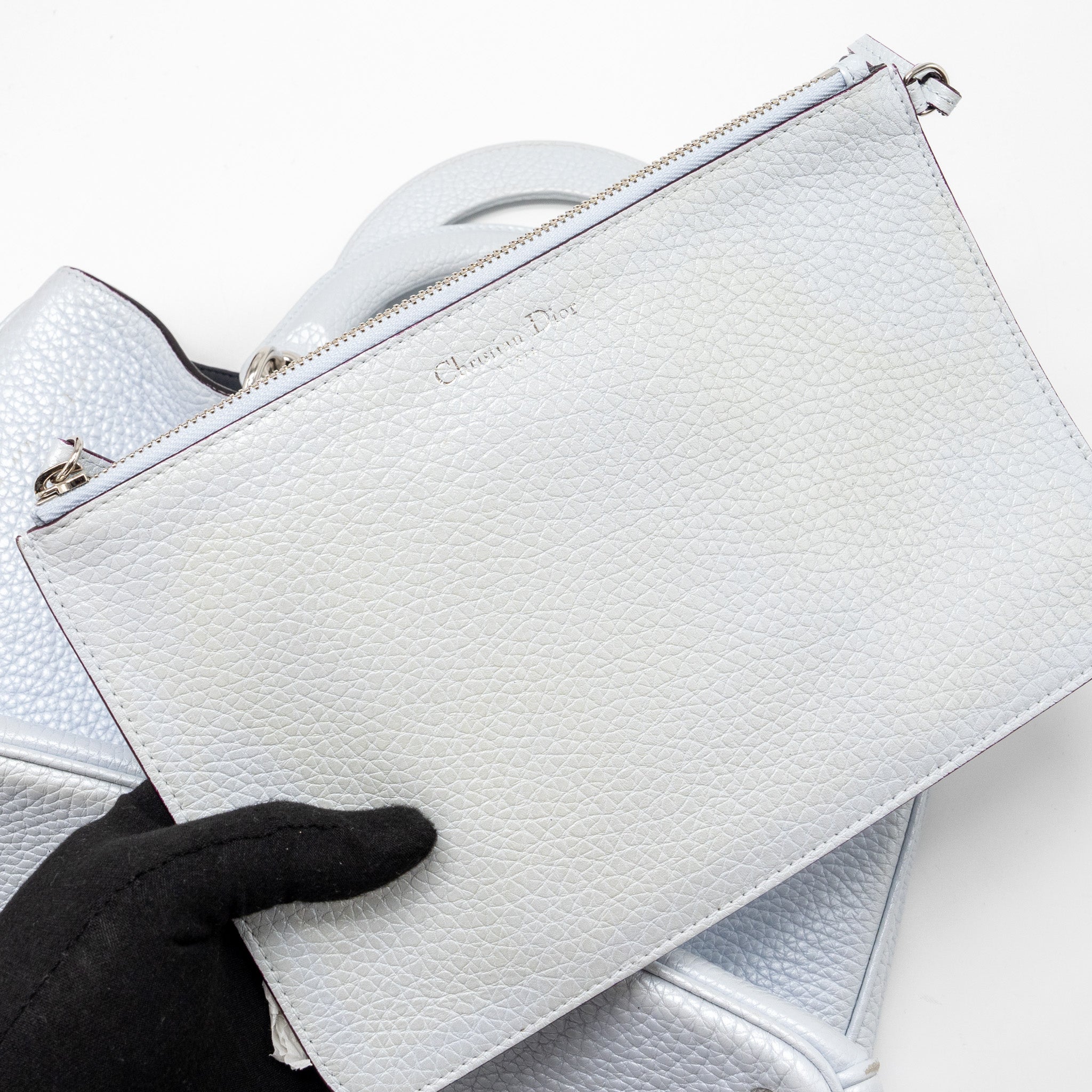 dior-diorissimo-tote-bag-grained-calfskin-light-grey-shw
