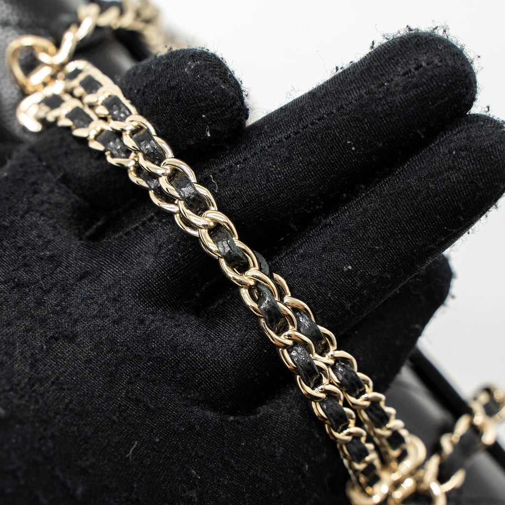 chanel-23p-top-handle-mini-flap-bag-caviar-black-lghw-mmcrochip