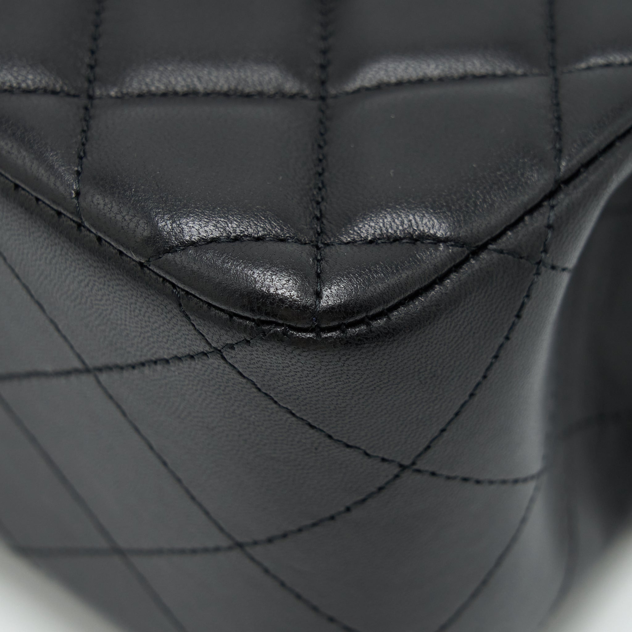 chanel-jumbo-classic-double-flap-lambskin-black-shw