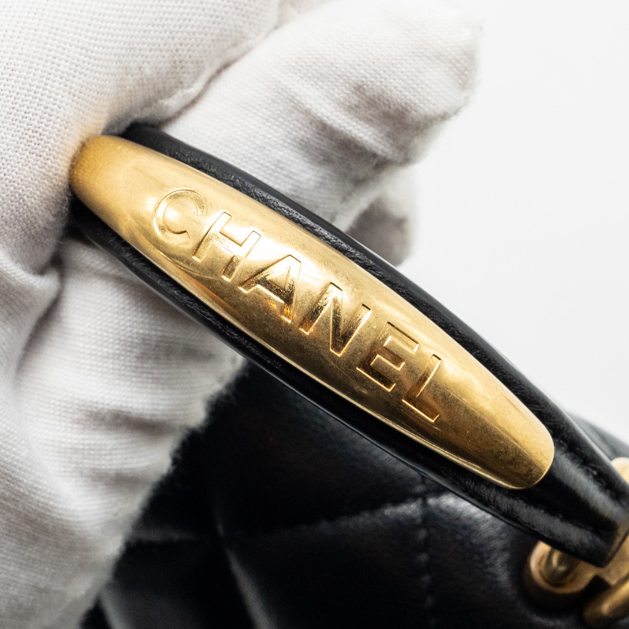chanel-22b-top-handle-mini-flap-clutch-black-lambskin-ghw-microchip