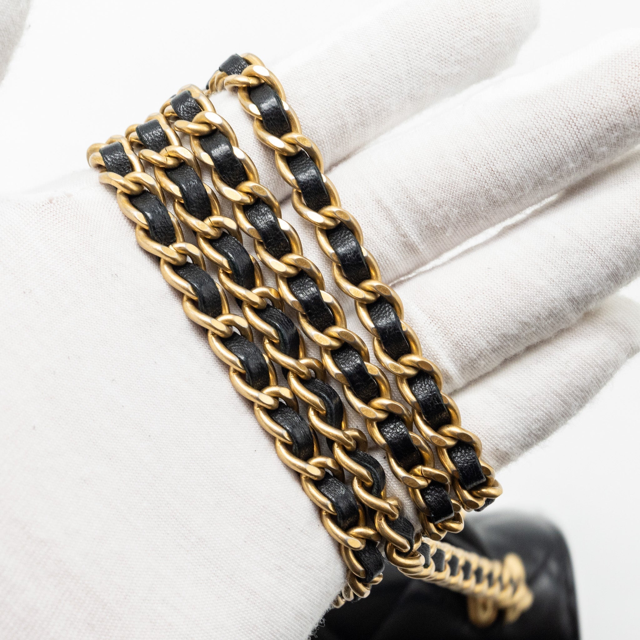 chanel-22b-top-handle-mini-flap-clutch-black-lambskin-ghw-microchip