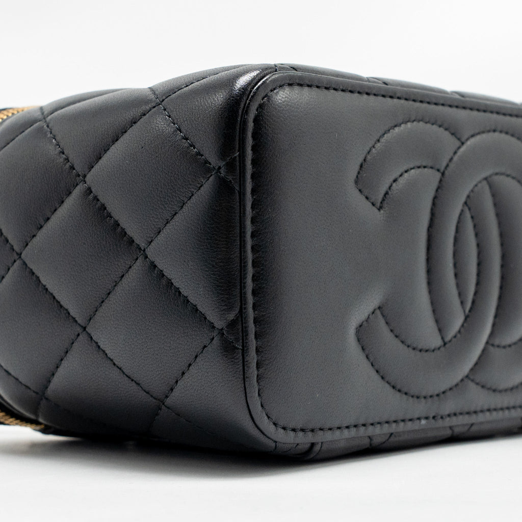 chanel-long-vanity-with-coco-charm-chain-lambskin-black-ghw-microchip