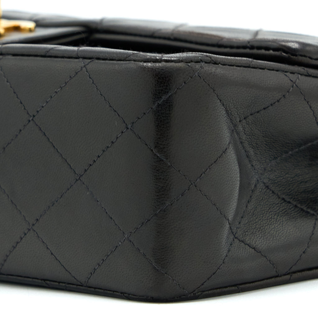 chanel-vintage-classic-double-flap-bag-lambskin-black-ghw