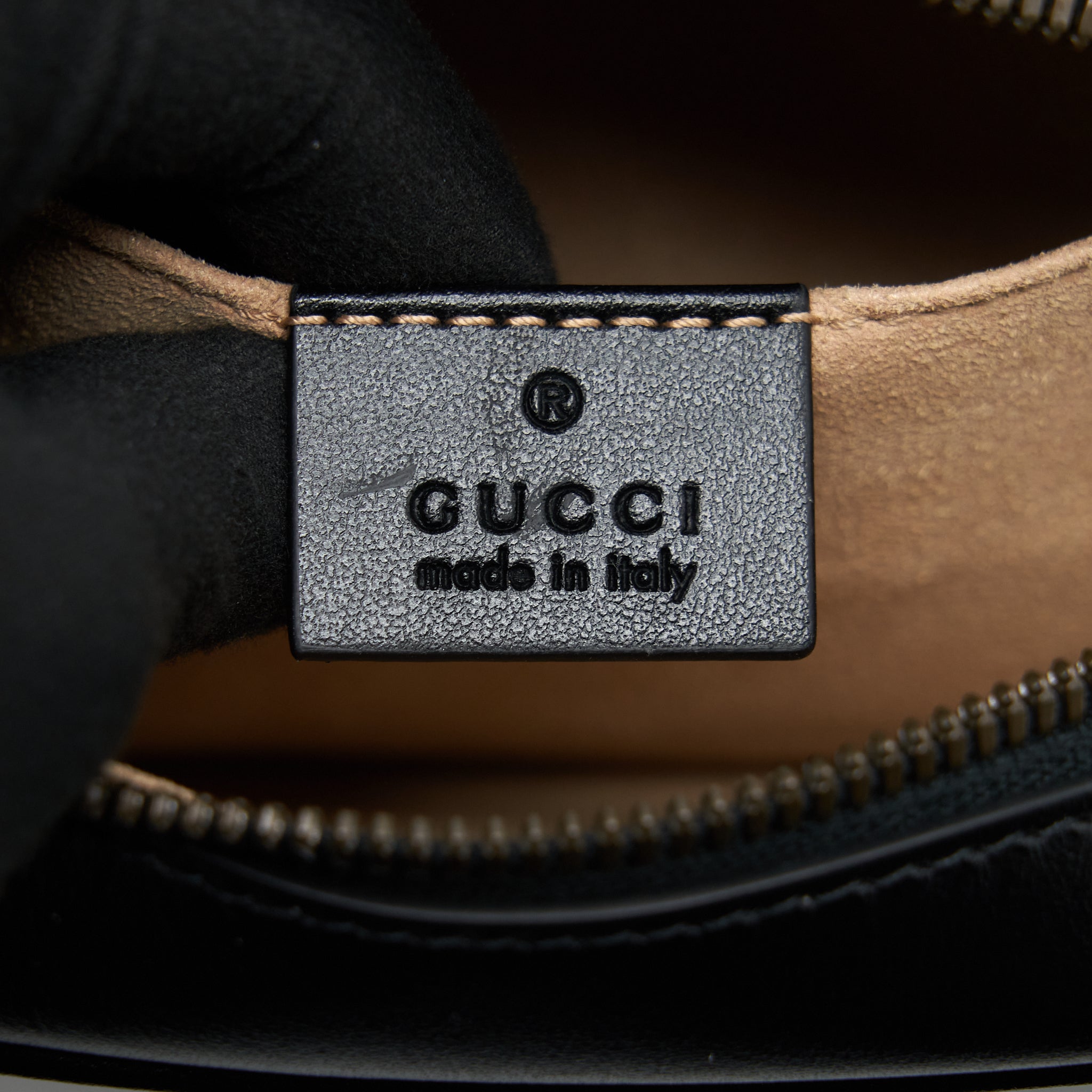 gucci-gg-marmont-small-matelasse-shoulder-bag-calfskin-black-ghw