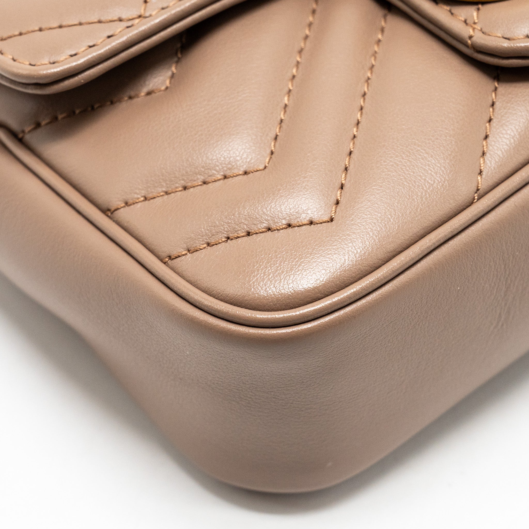 gucci-gg-marmont-super-mini-bag-calfskin-beige-ghw