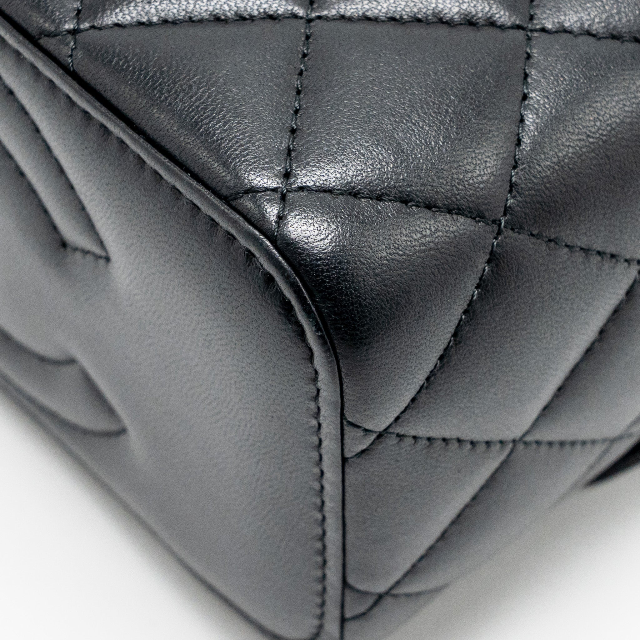 chanel-long-vanity-with-coco-charm-chain-lambskin-black-ghw-microchip