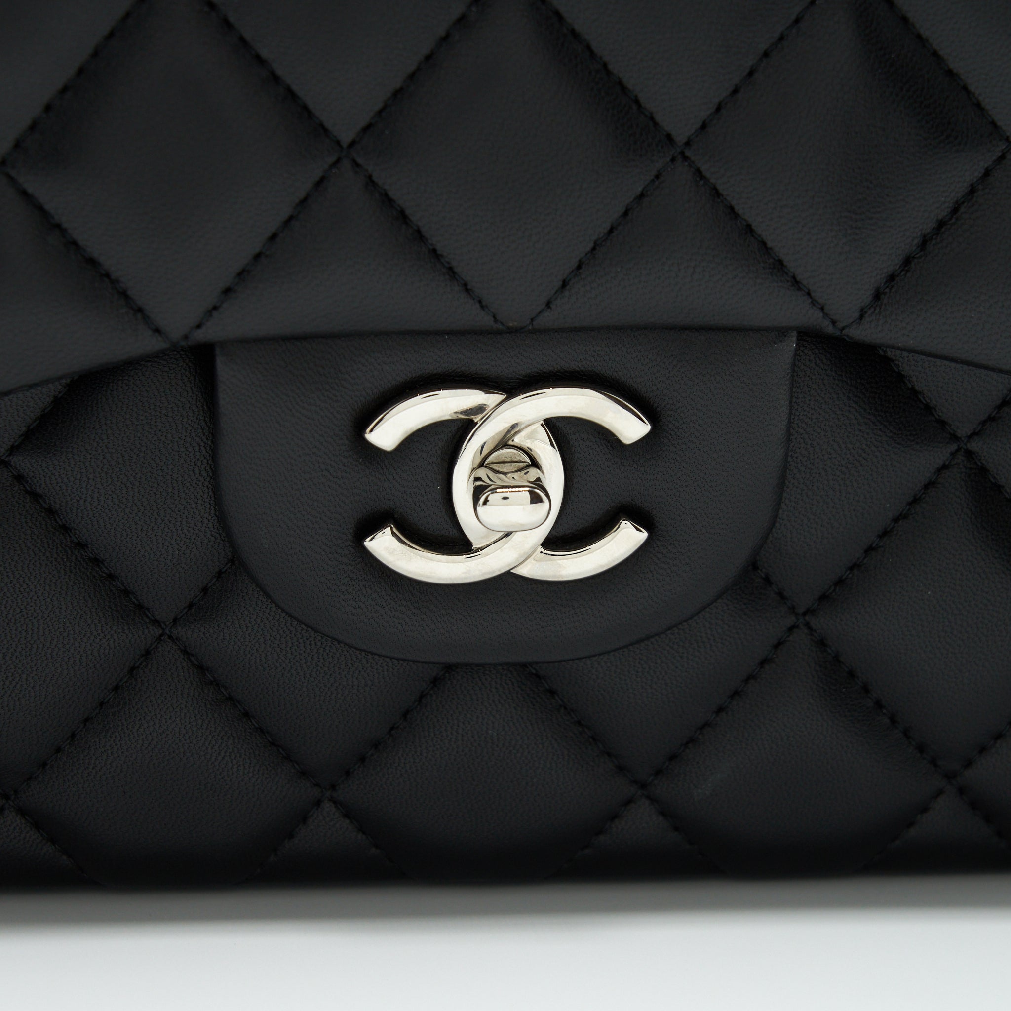 chanel-jumbo-classic-double-flap-lambskin-black-shw
