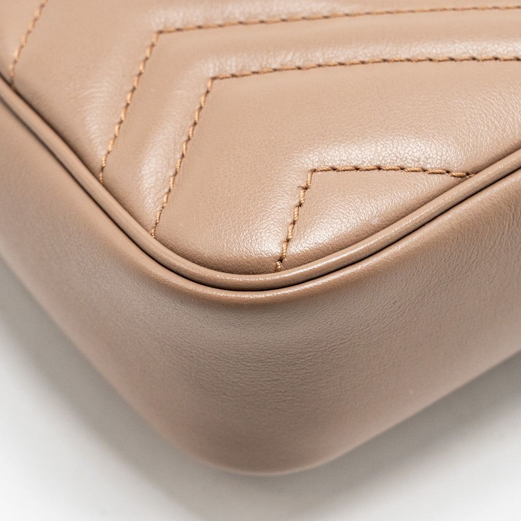 gucci-gg-marmont-super-mini-bag-calfskin-beige-ghw