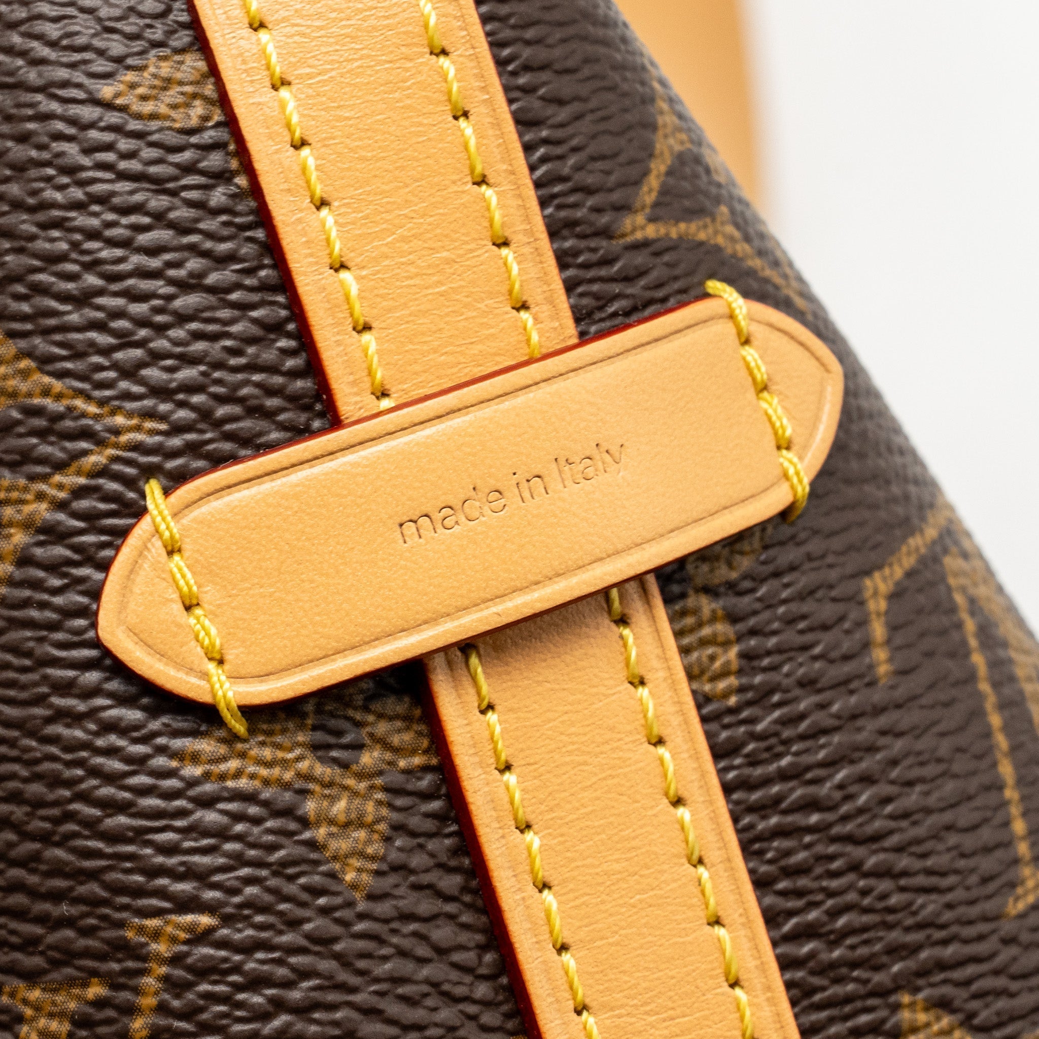 louis-vuitton-carryall-pm-monogram-canvas-leather-ghw