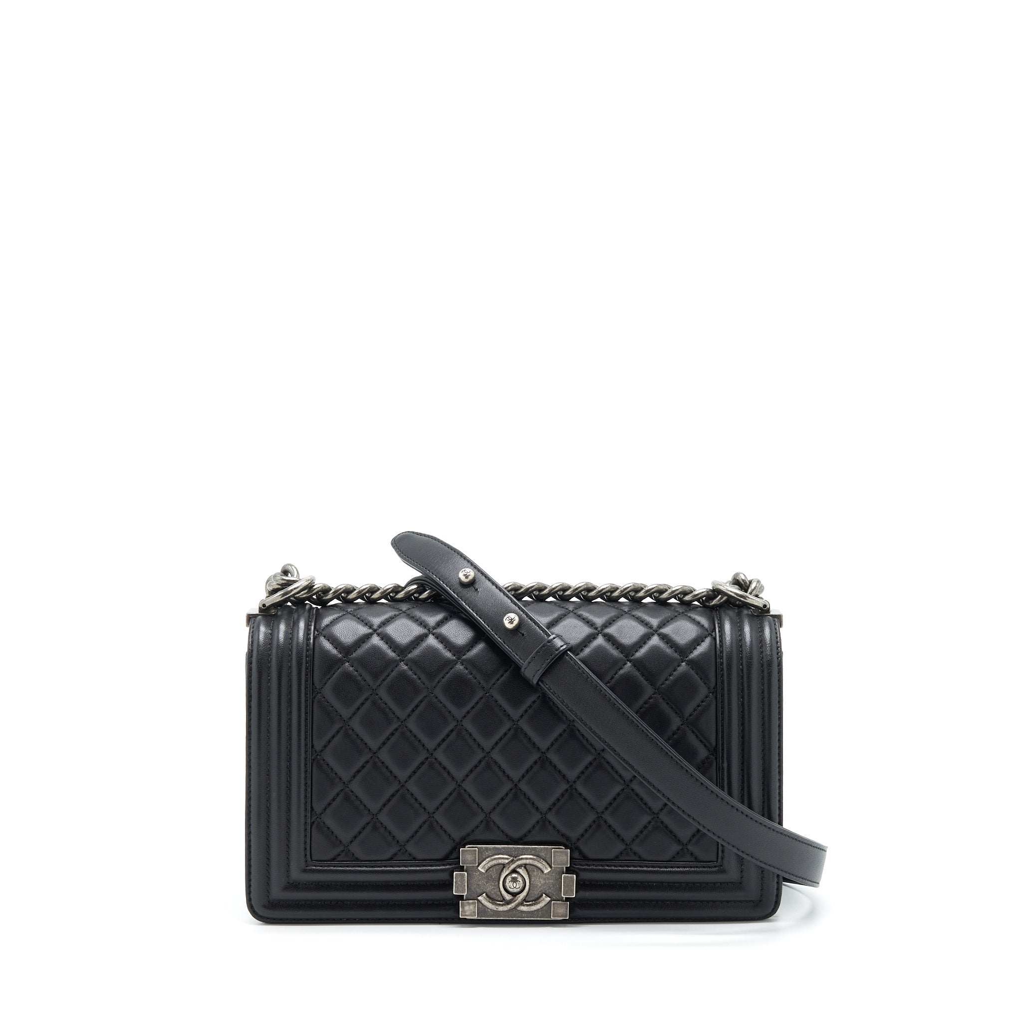 chanel-medium-boy-bag-lambskin-black-ruthenium-sliver-hardware