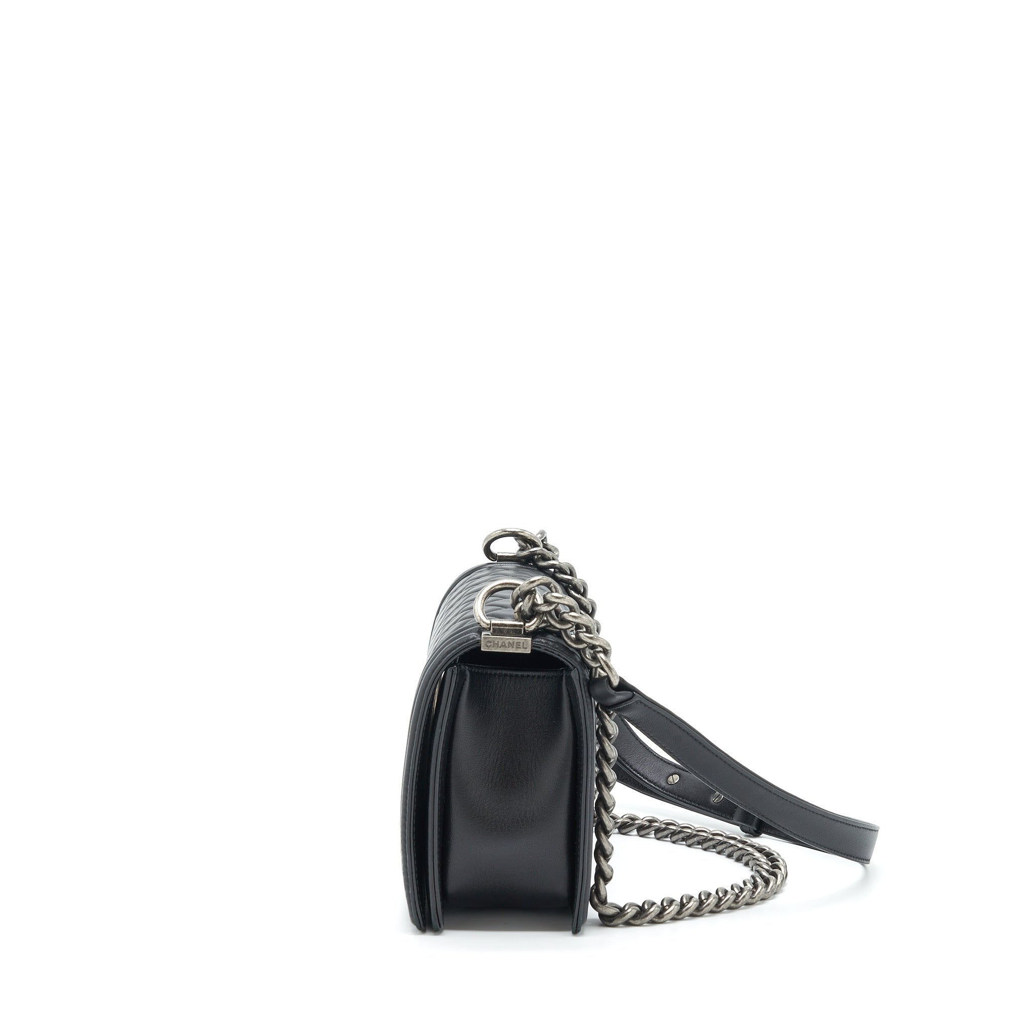 chanel-medium-boy-bag-lambskin-black-ruthenium-sliver-hardware