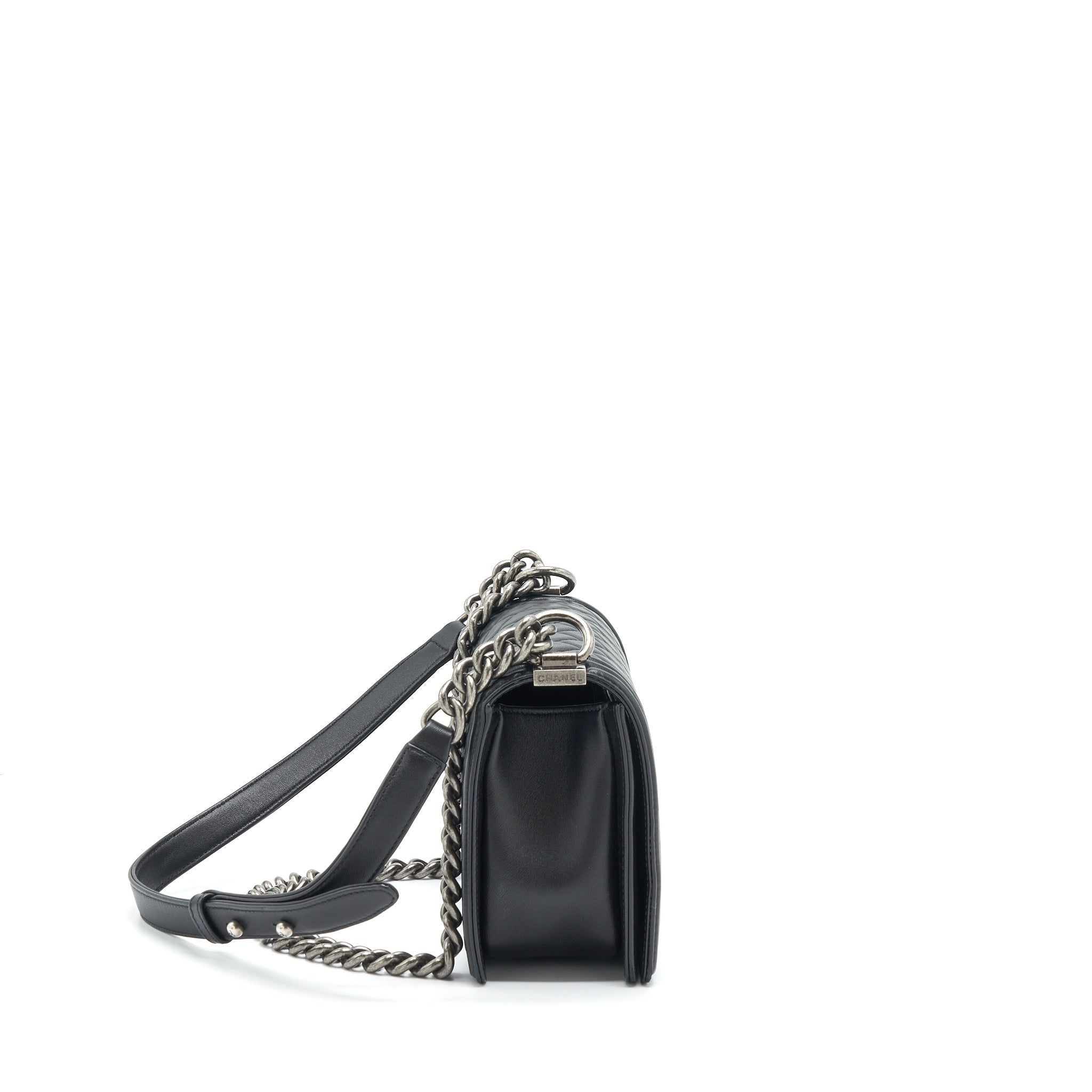 chanel-medium-boy-bag-lambskin-black-ruthenium-sliver-hardware