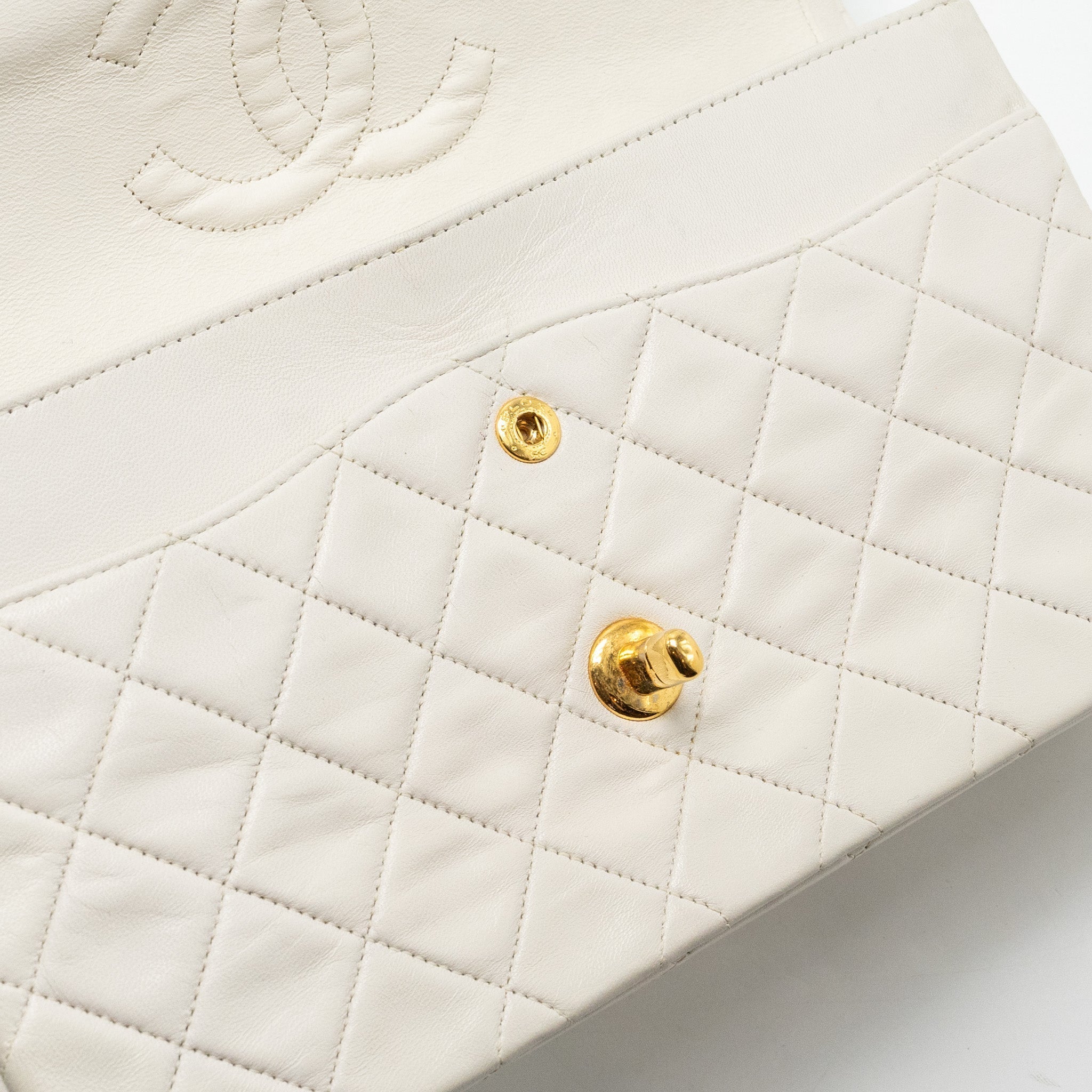 chanel-vintage-medium-classic-double-flap-bag-lambskin-white-ghw