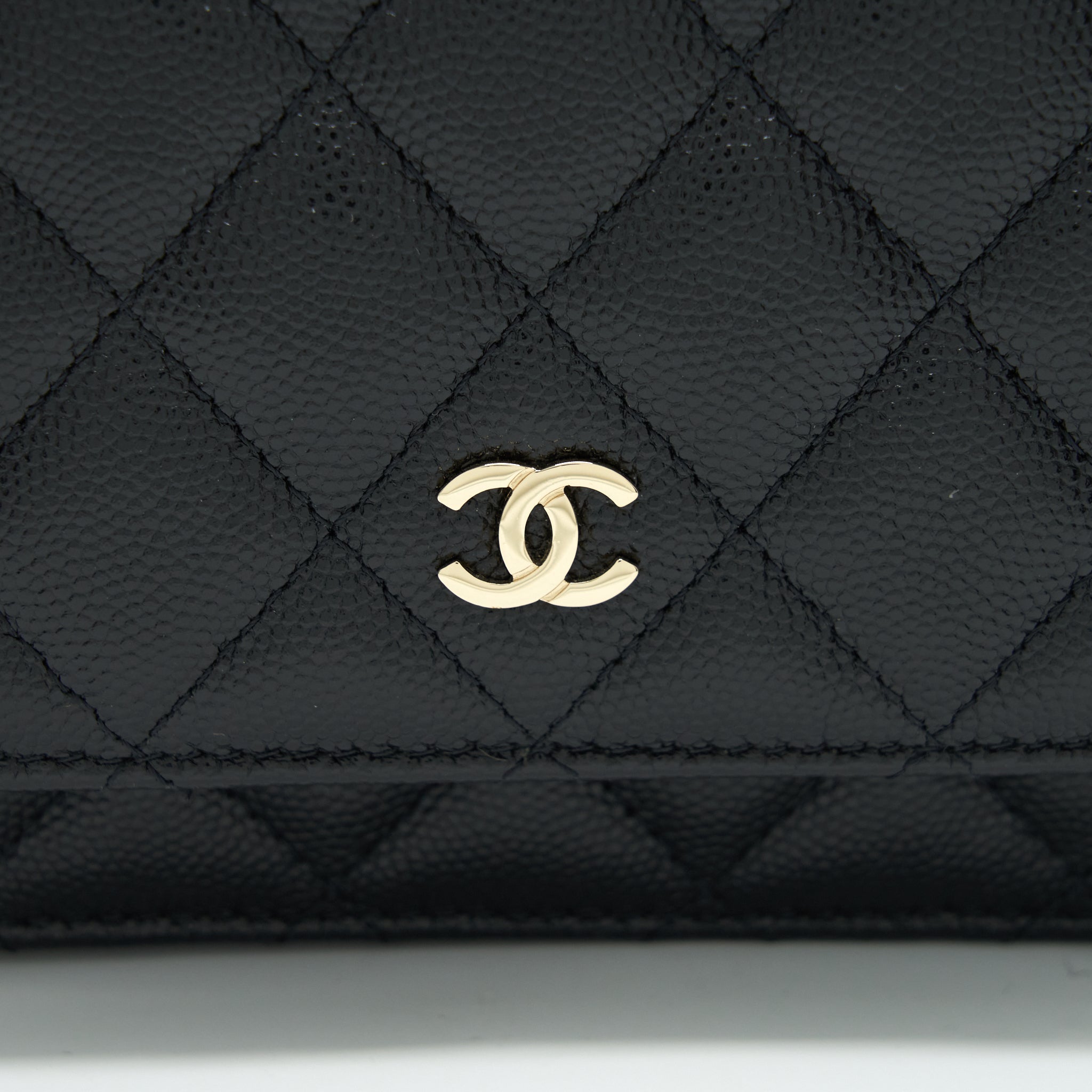 chanel-mini-wallet-on-chain-caviar-black-lghw