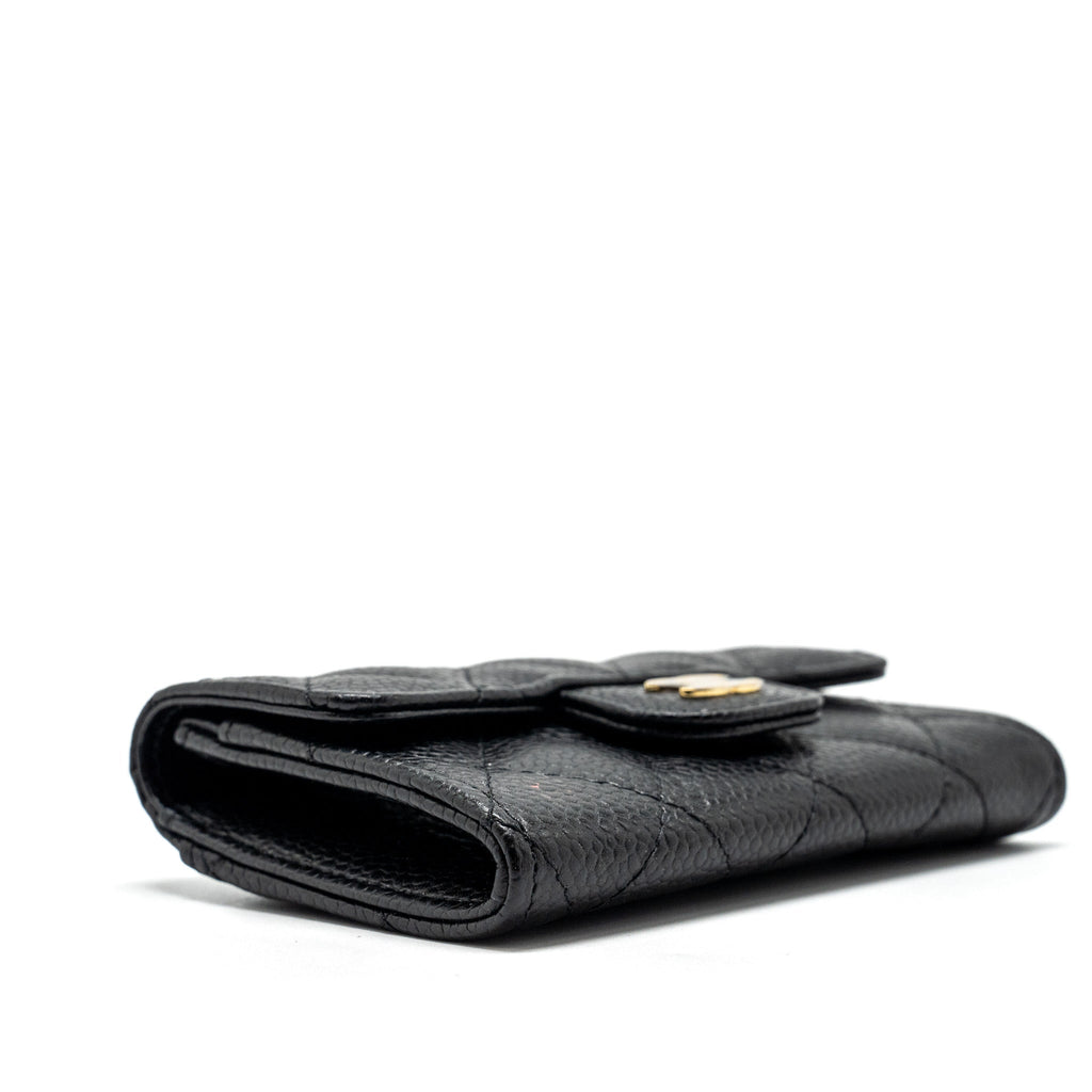 chanel-classic-flap-card-holder-caviar-black-ghwmicrochip-1