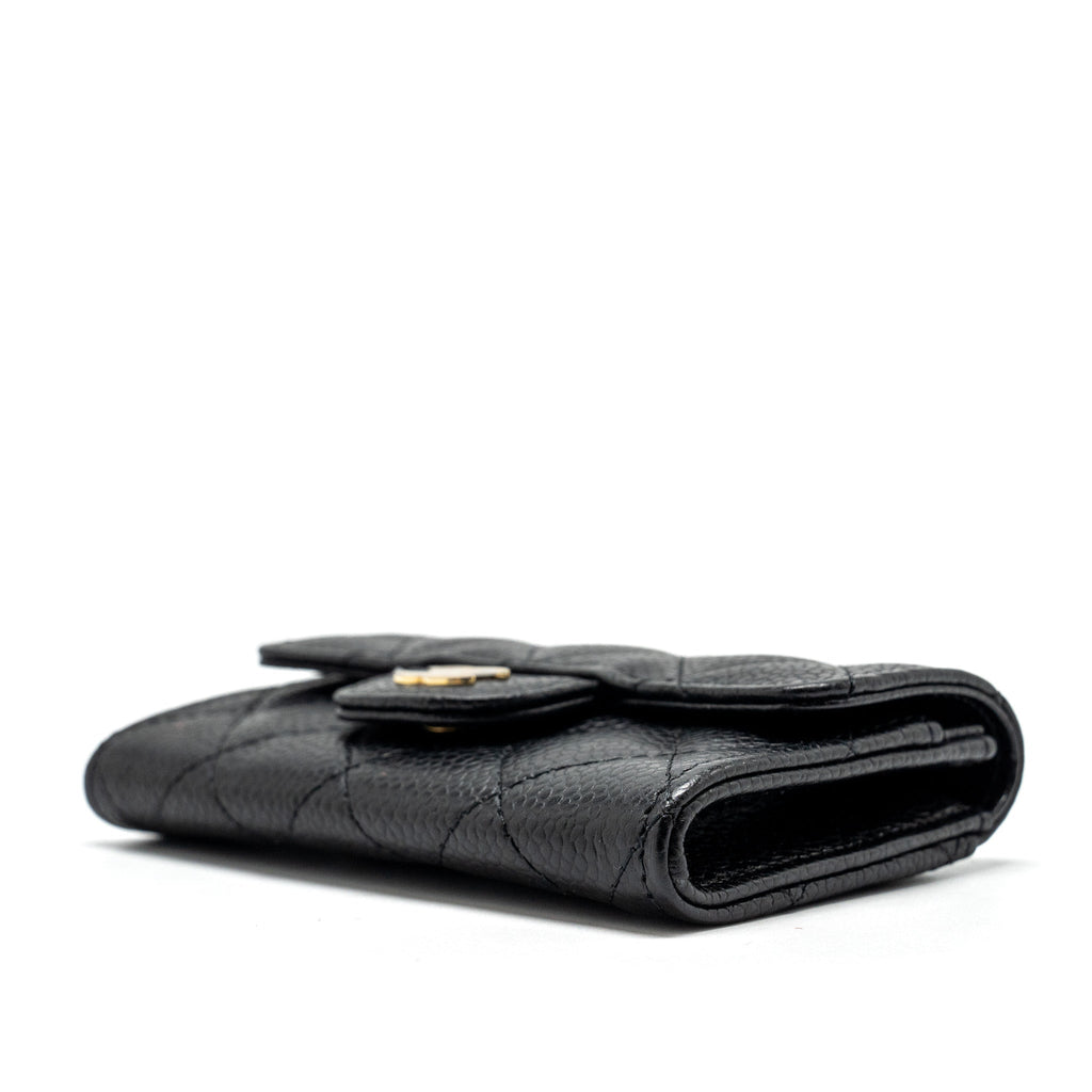 chanel-classic-flap-card-holder-caviar-black-ghwmicrochip-1