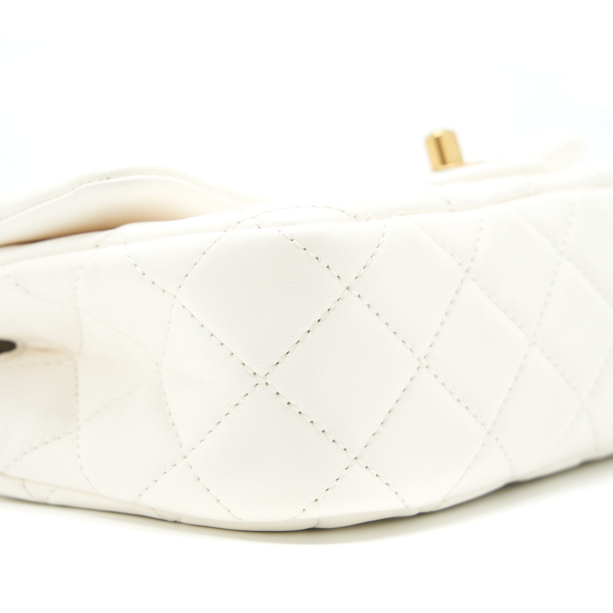 chanel-pearl-crush-mini-rectangular-flap-bag-lambskin-white-ghw-microchip