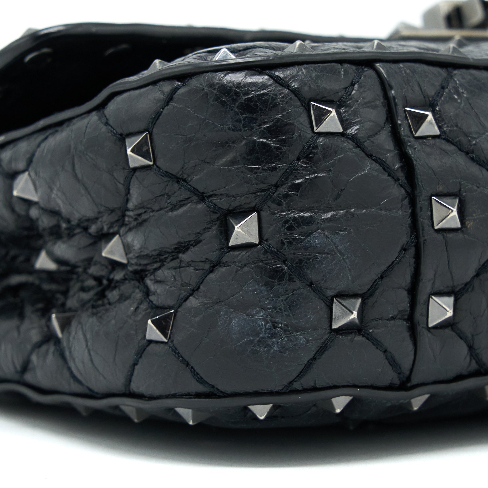 valentino-rockstud-top-handle-flap-bag-with-chain-black-shw