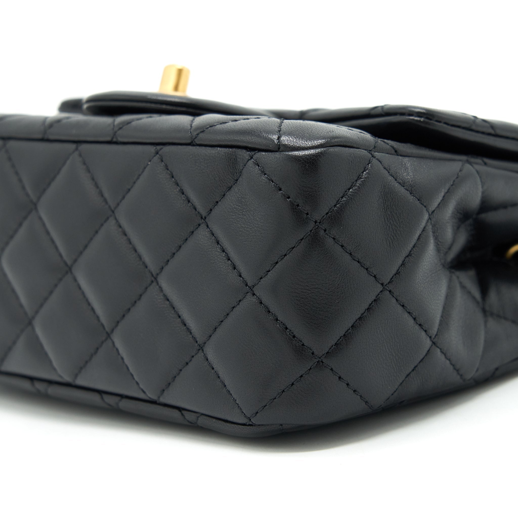chanel-mini-square-pearl-crush-lambskin-black-ghw