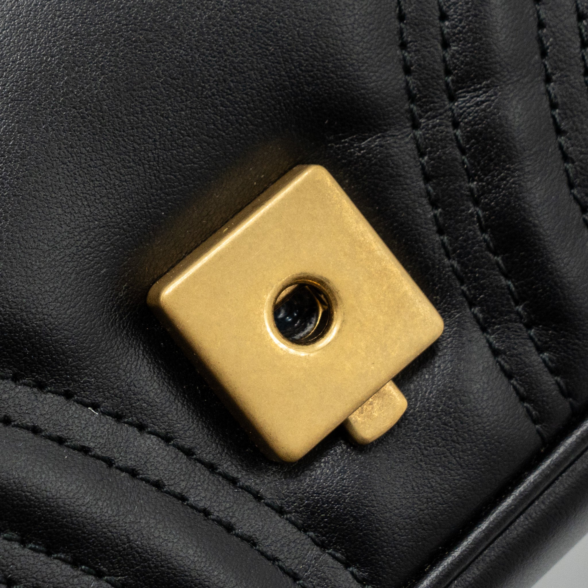 gucci-mini-marmont-calfskin-black-ghw