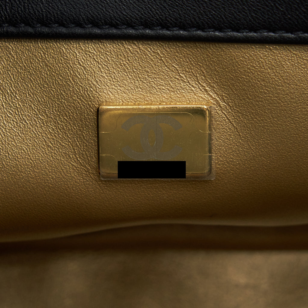 chanel-mini-square-pearl-crush-lambskin-black-ghw