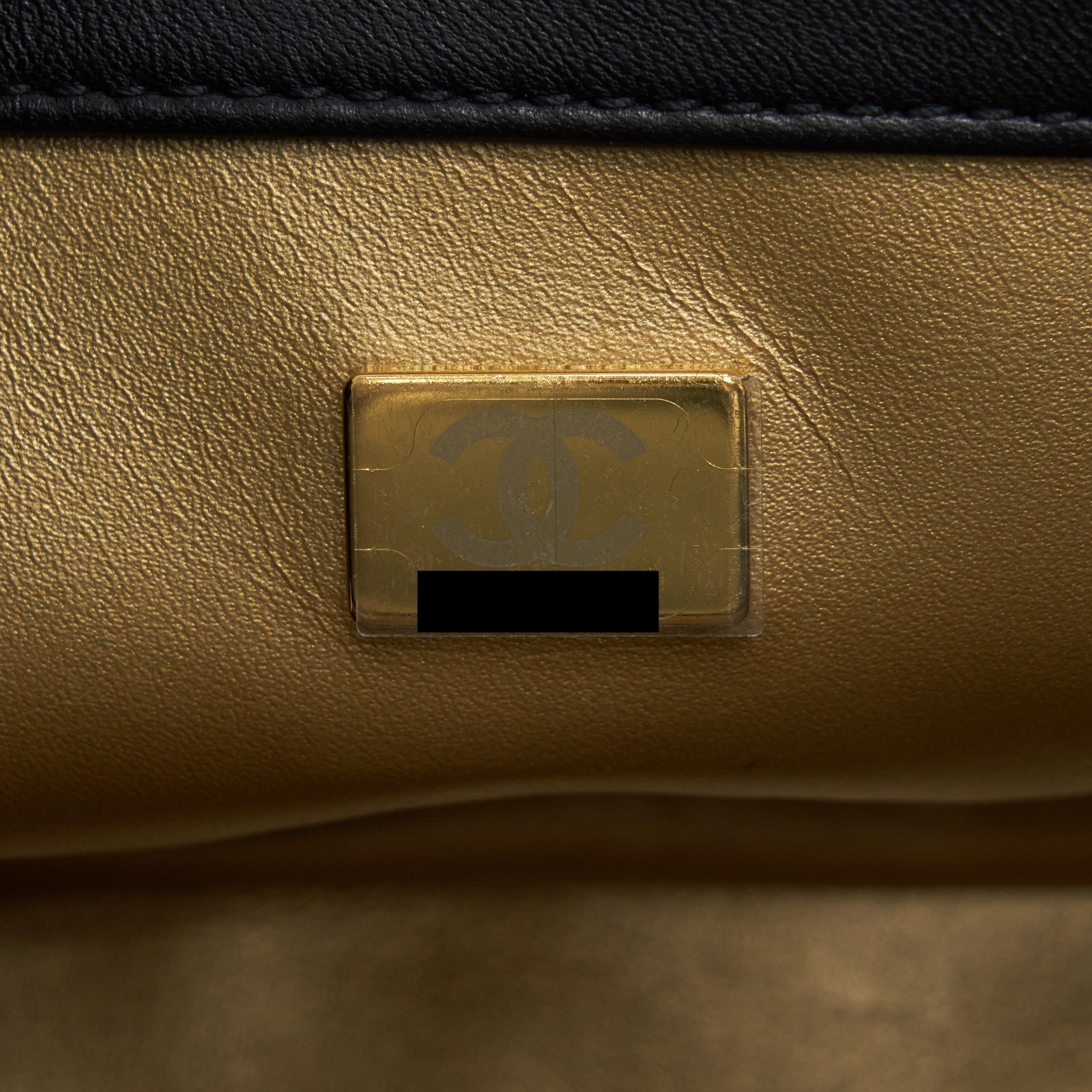 chanel-mini-square-pearl-crush-lambskin-black-ghw