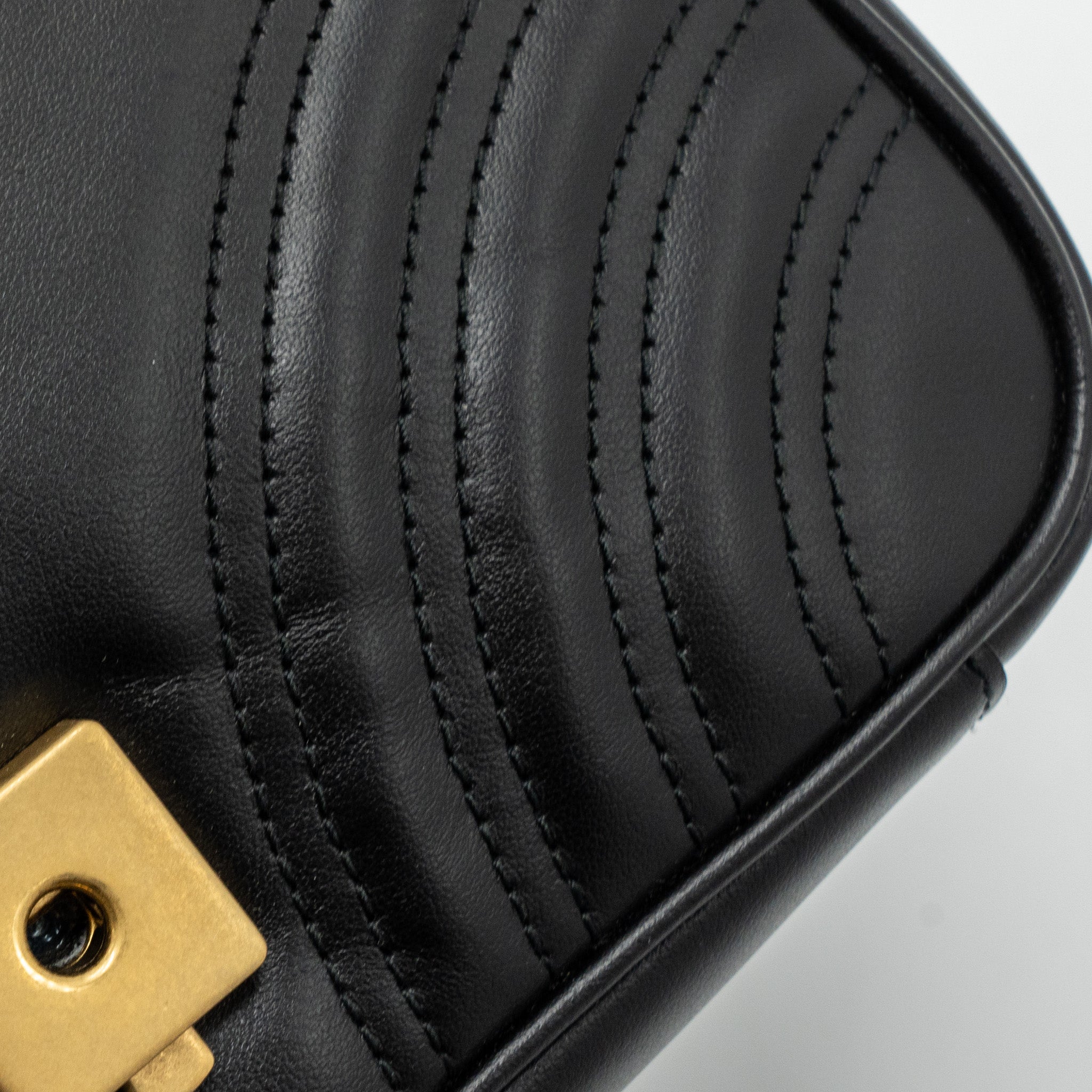gucci-mini-marmont-calfskin-black-ghw