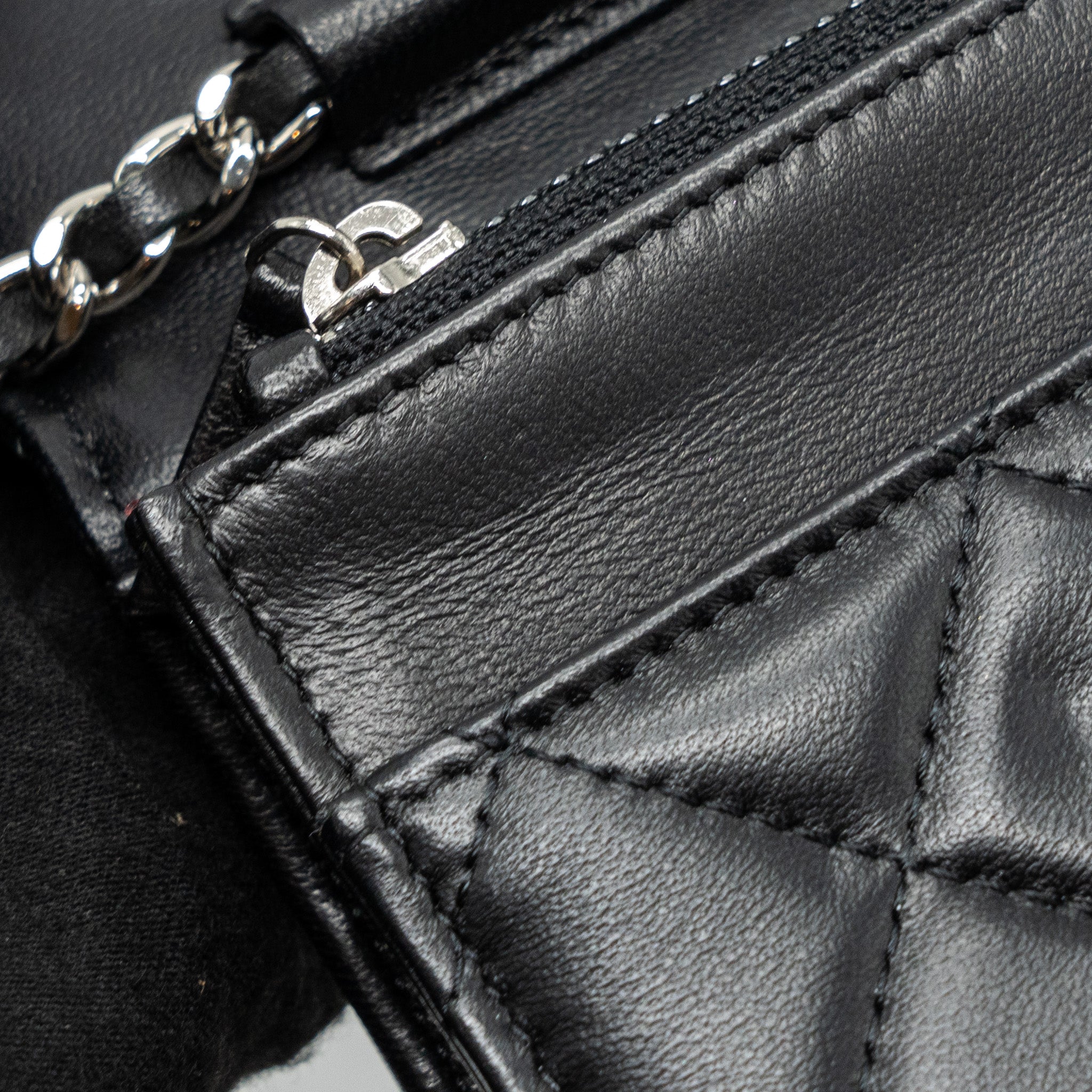 chanel-classic-wallet-on-chain-lambskin-black-shw-2