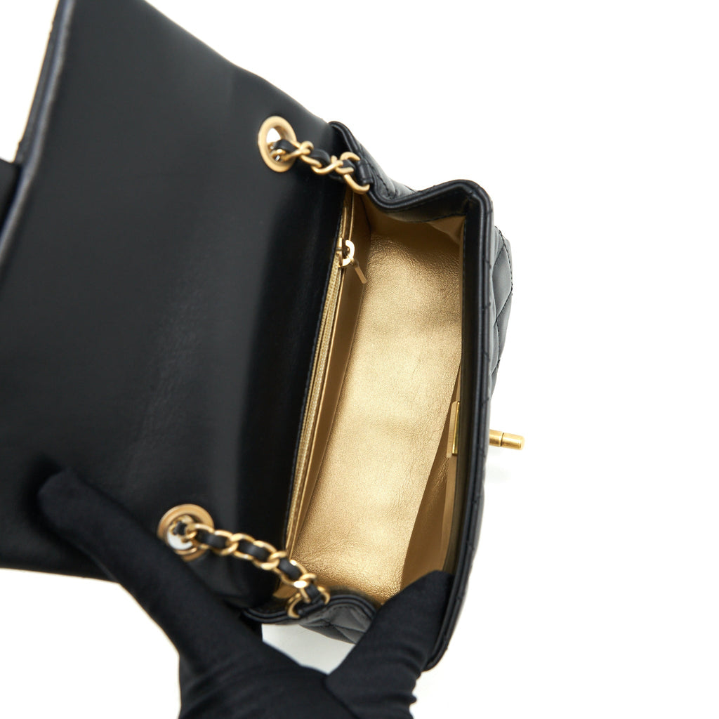 chanel-mini-square-pearl-crush-lambskin-black-ghw