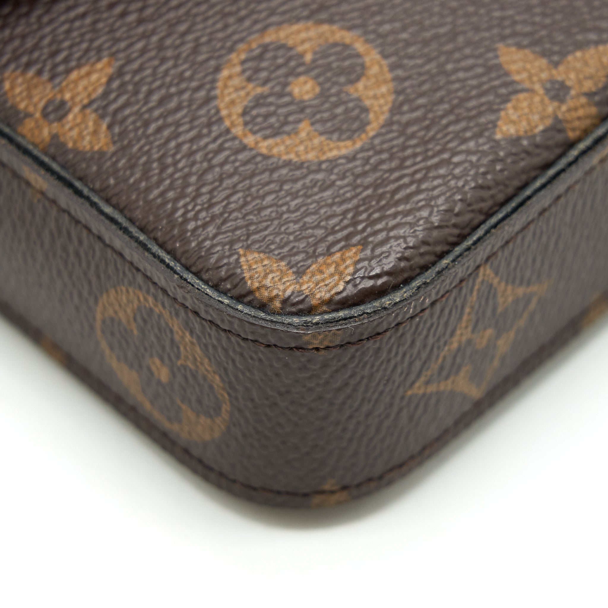 louis-vuitton-felicie-pochette-monogram-canvas-ghw