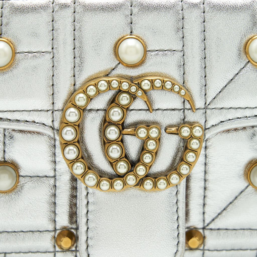 gucci-mini-gg-marmont-flap-bag-limiited-edition-silver-with-pearl-gold-hardware