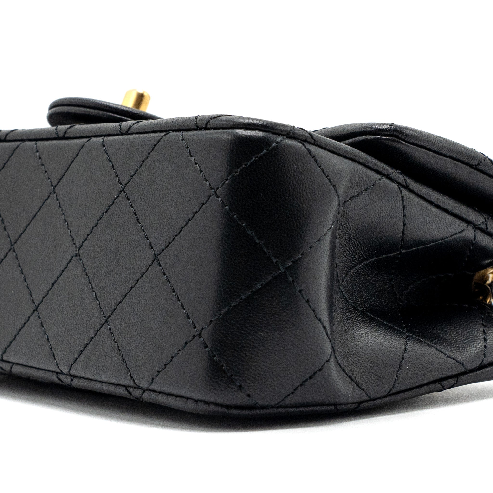 chanel-pearl-crush-mini-rectangular-lambskin-black-brushed-ghwmicrochip