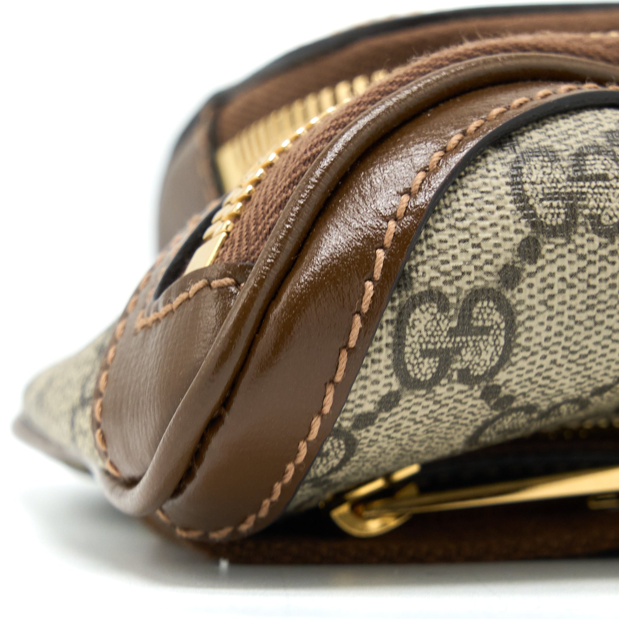 gucci-belt-bag-with-interlocking-g-gg-supreme-canvas-ghw