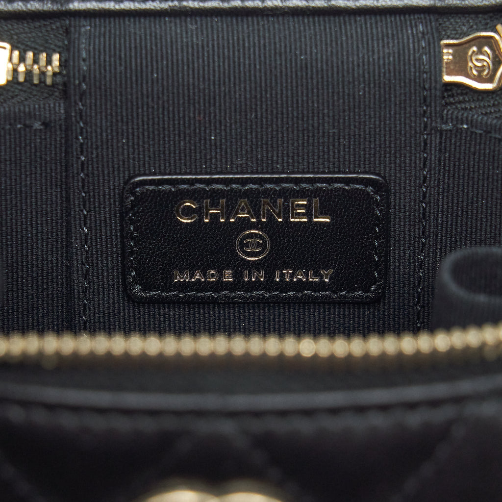 chanel-21p-top-handle-mini-vanity-with-chain-with-mirror-inside-lambskin-black-lghw