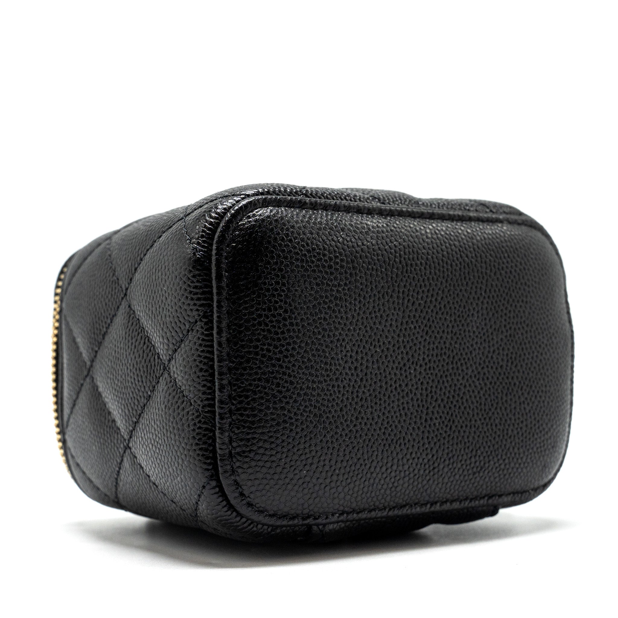 chanel-small-vanity-clutch-with-chain-cc-pearl-caviar-black-lghw-1
