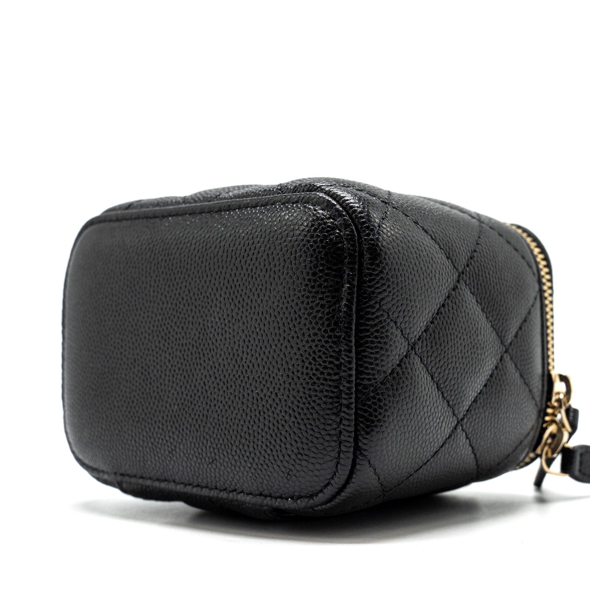 chanel-small-vanity-clutch-with-chain-cc-pearl-caviar-black-lghw-1