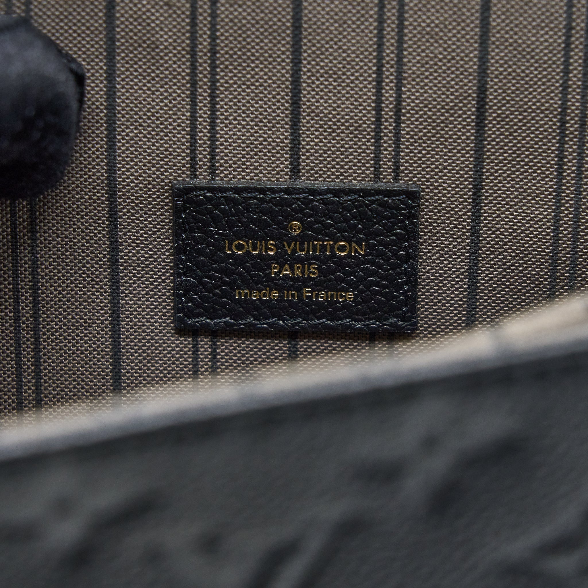 louis-vuitton-pochette-metis-monogram-empreinte-leather-black-ghw