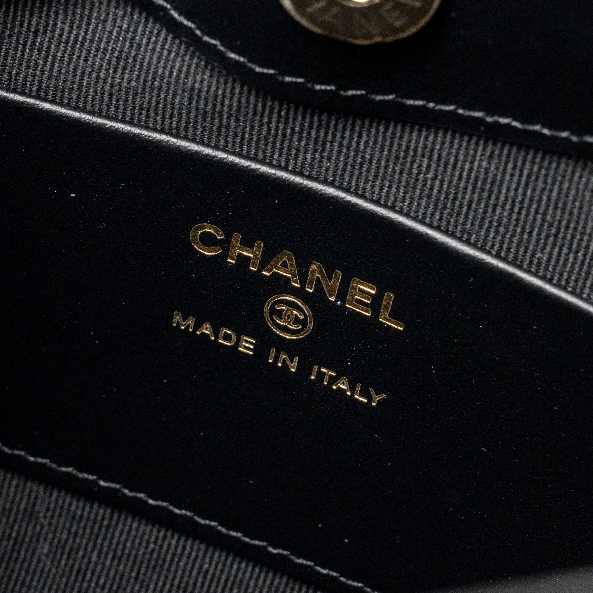 chanel-mini-31-bag-shiny-serial-number-a483u2hl