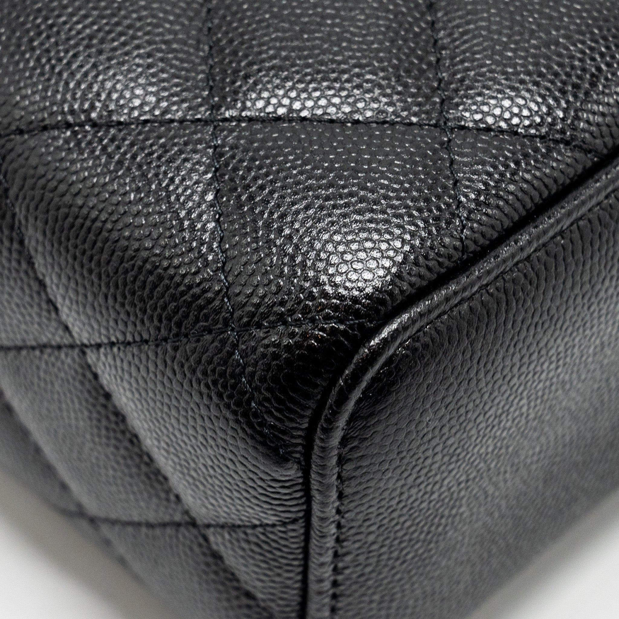 chanel-small-vanity-clutch-with-chain-cc-pearl-caviar-black-lghw-1
