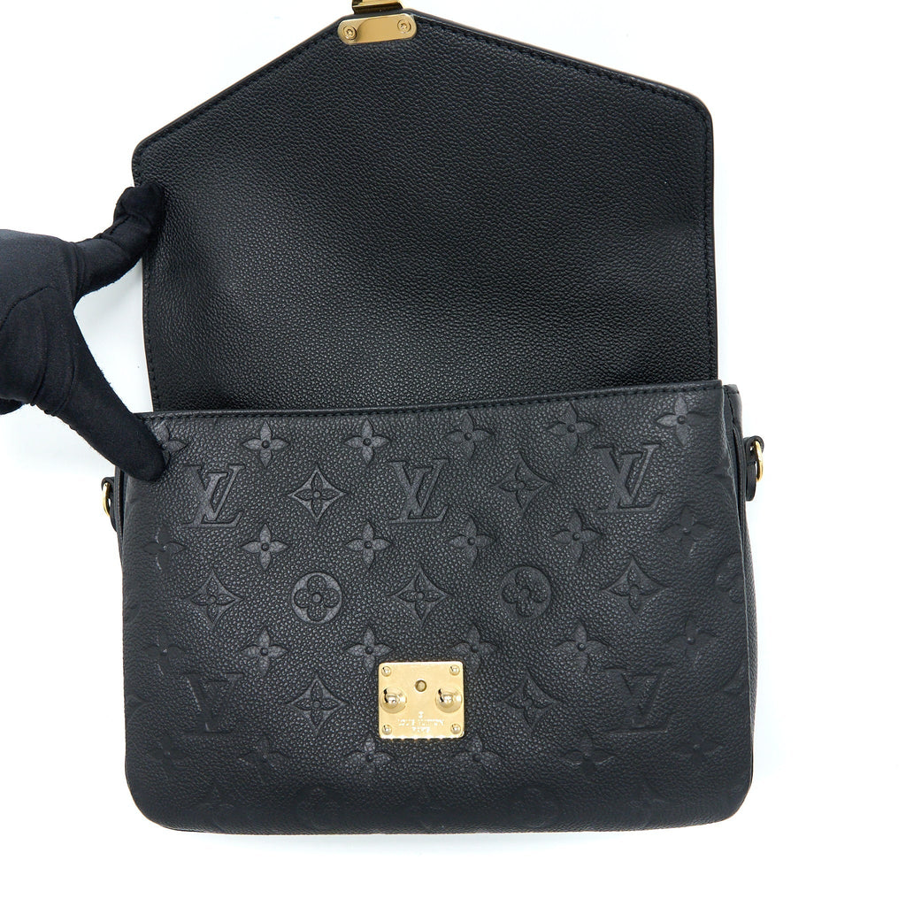 louis-vuitton-pochette-metis-monogram-empreinte-leather-black-ghw