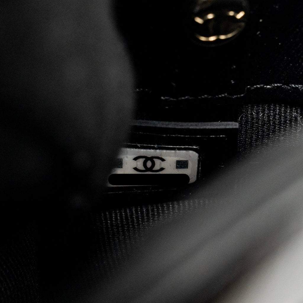 chanel-mini-31-bag-shiny-serial-number-a483u2hl