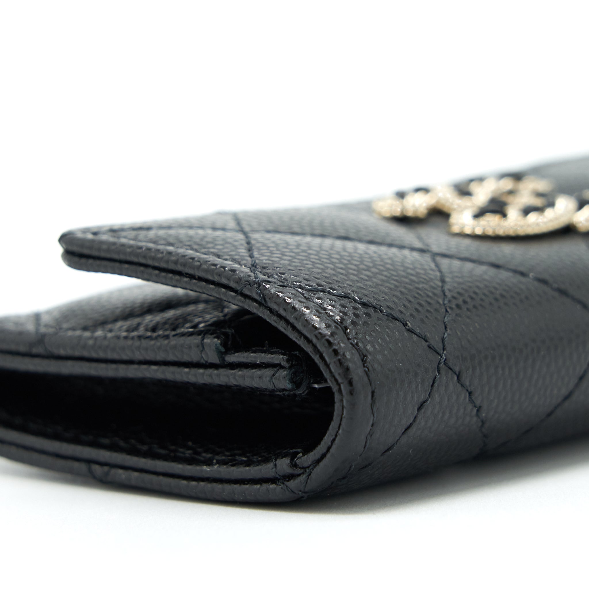 chanel-22s-detailed-logo-mini-flap-card-holder-caviar-black-lghw-1