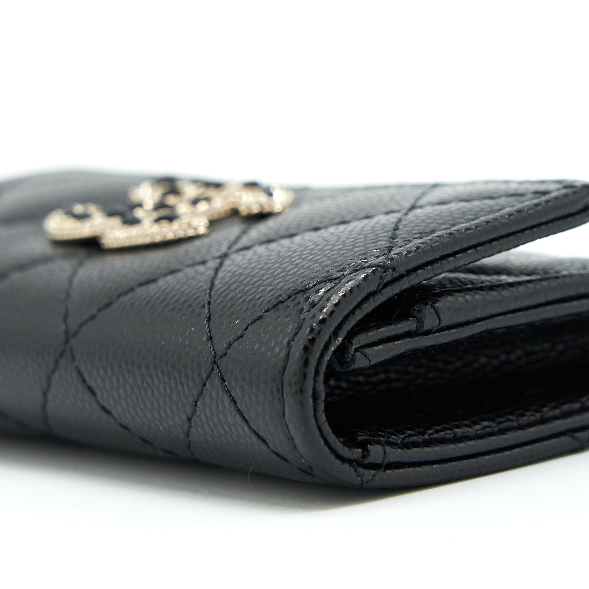 chanel-22s-detailed-logo-mini-flap-card-holder-caviar-black-lghw-1