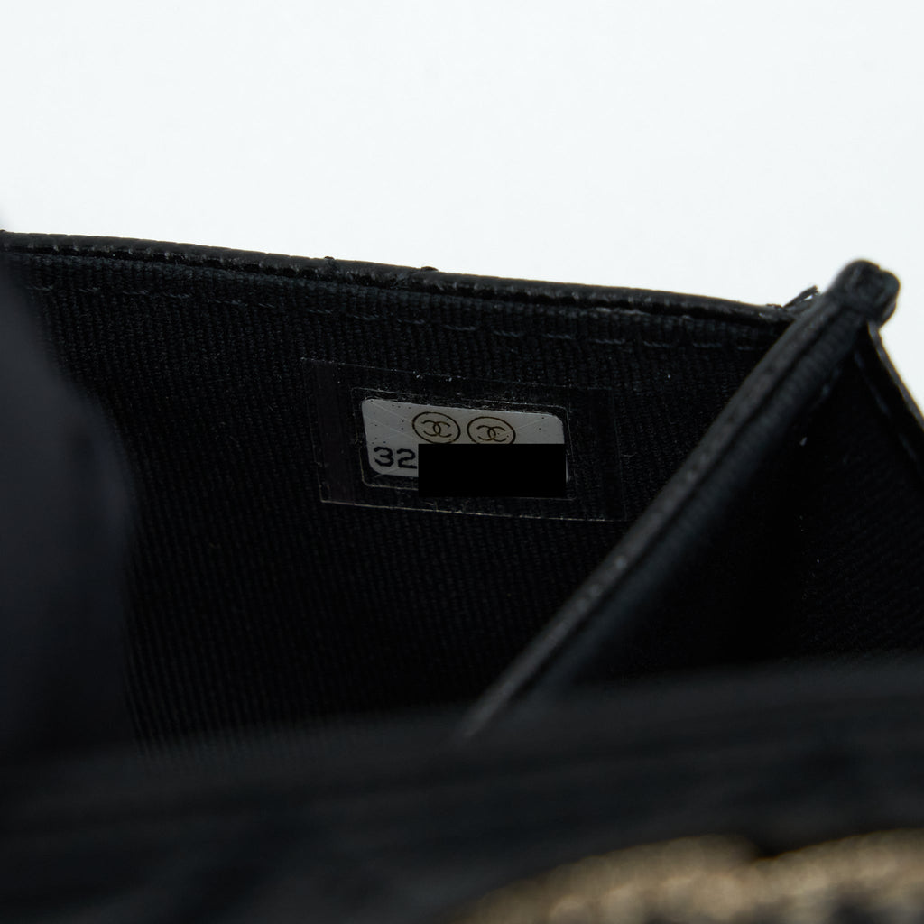 chanel-22s-detailed-logo-mini-flap-card-holder-caviar-black-lghw-1