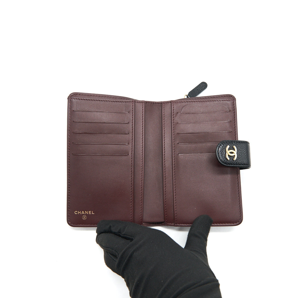 chanel-quilted-cc-bifold-caviar-wallet-black-ghw